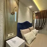 Th Old לינה וארוחת בוקר 4*